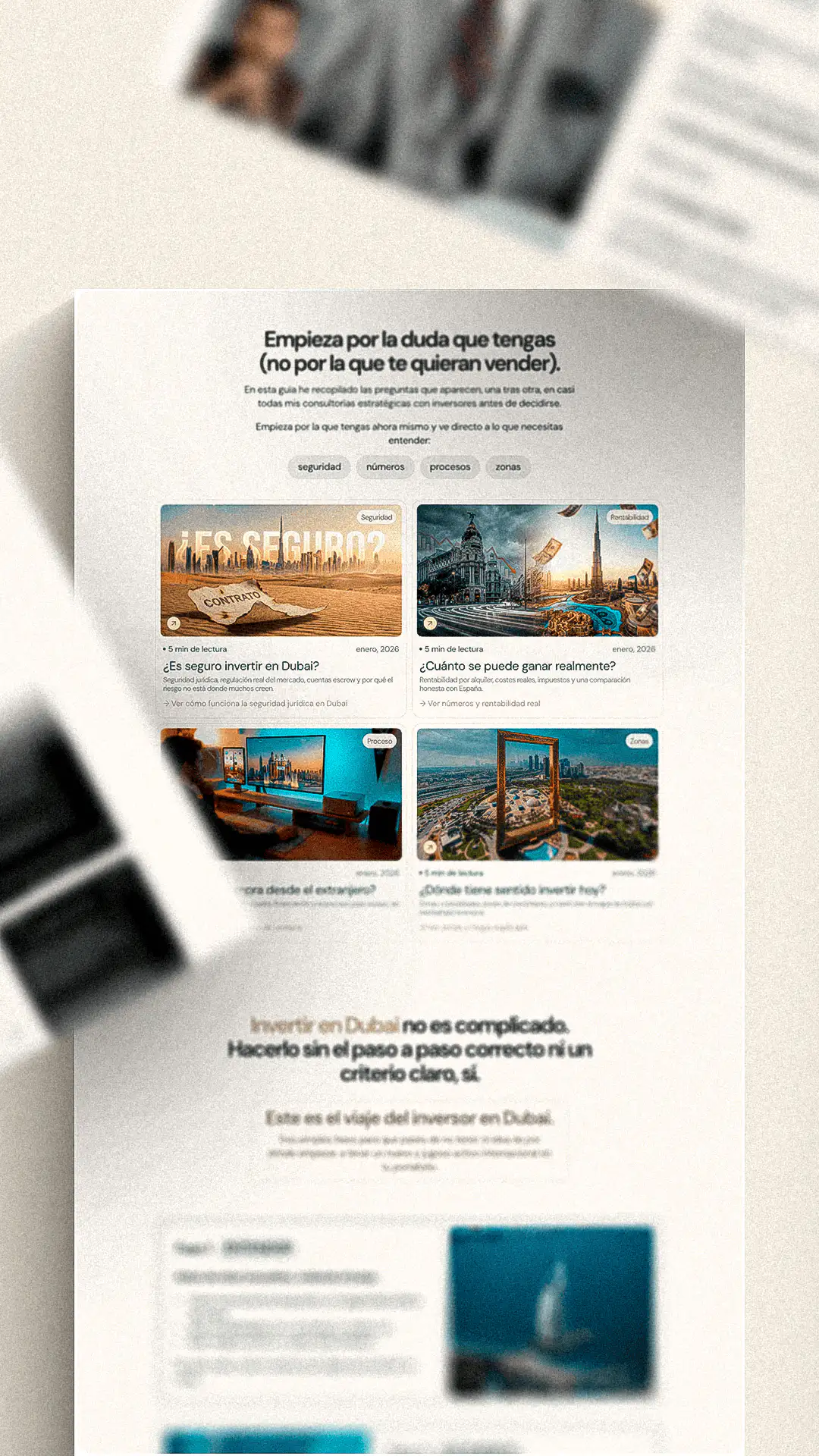 Mockup de una página web con un hub de artículos sobre inversión inmobiliaria en Dubái