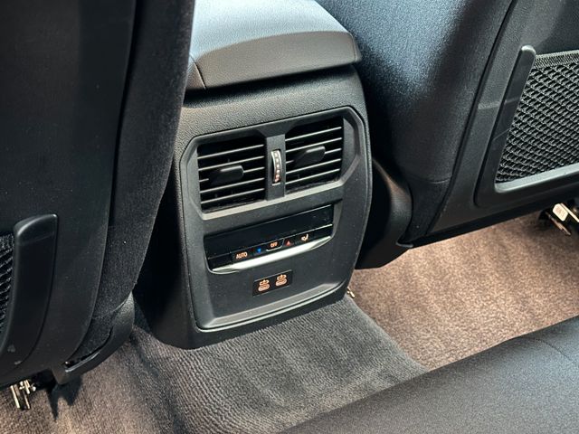 BMW 330 2020 BLUE Gebrauchtwagen - Galeriebild 21