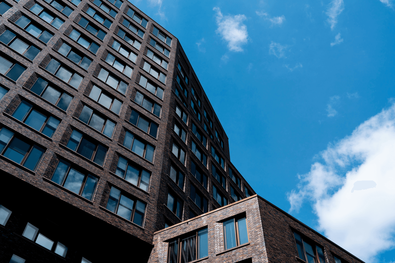 Appartementengebouw met duurzame kozijnoplossingen