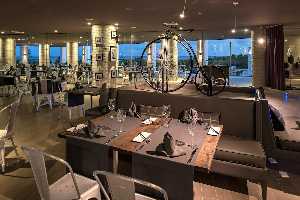 Hotel Platinum Yucatan Princess