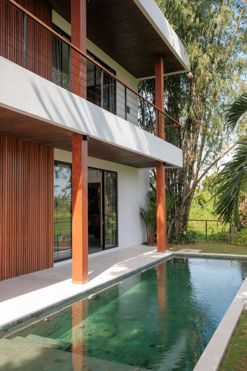 4-bedroom villa with rice field views in Kedungu