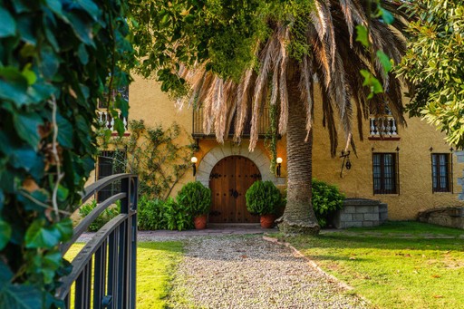 Fiesta universitaria al aire libre en Barcelona organizada por VidaUni