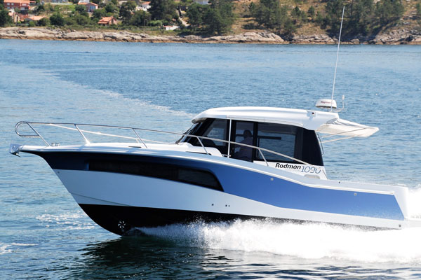 Barco Rodman navegando