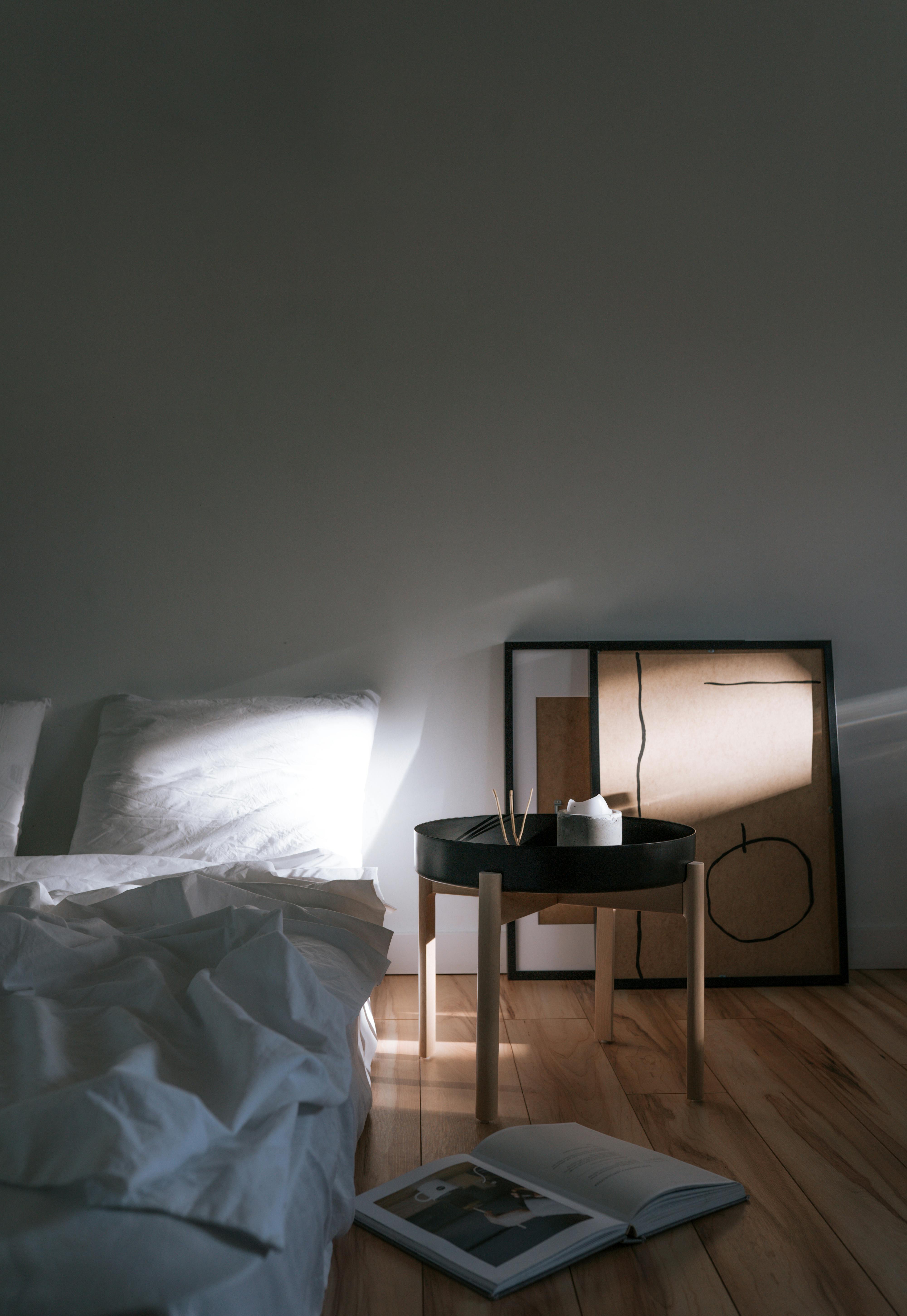 rays of morning light on the pillow