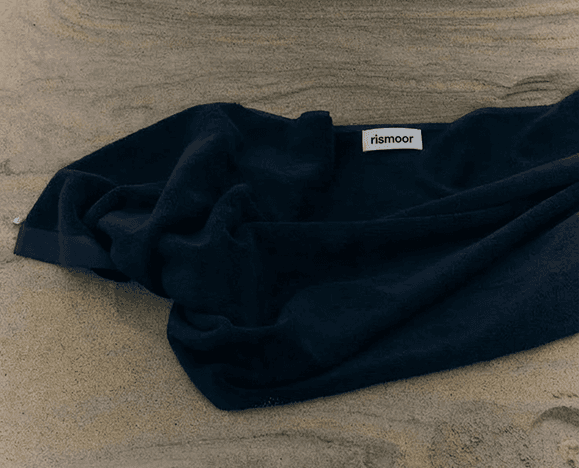 image of a chubby lady doing squats