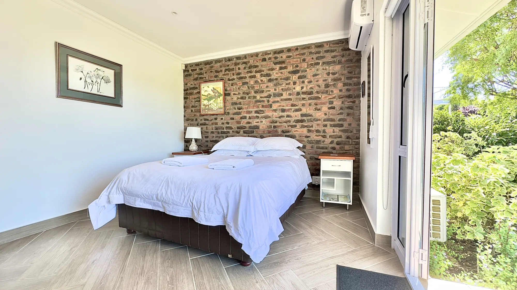 Main image showing our A View Twenty-Four 7 room.