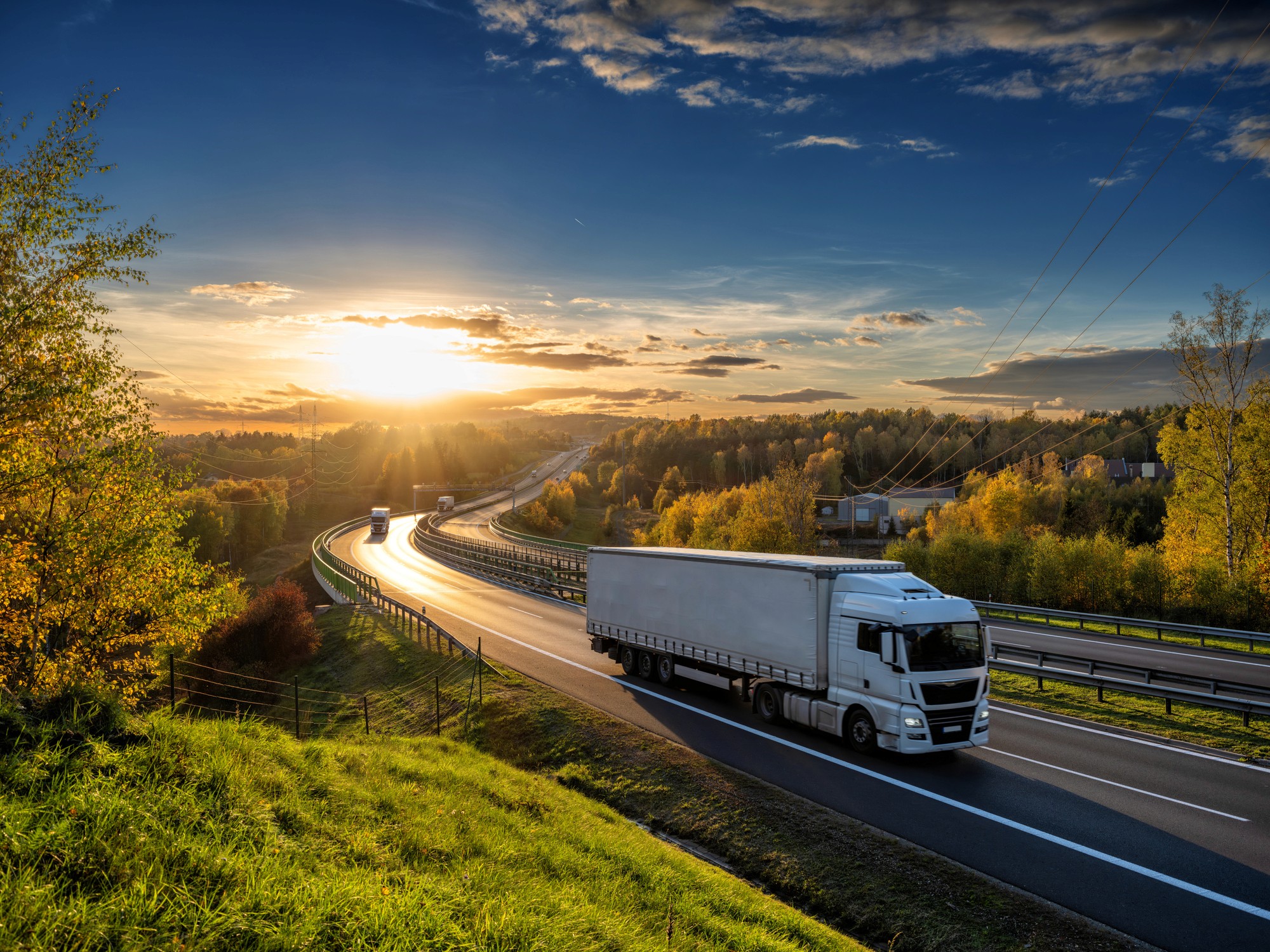LKW auf Landstraße
