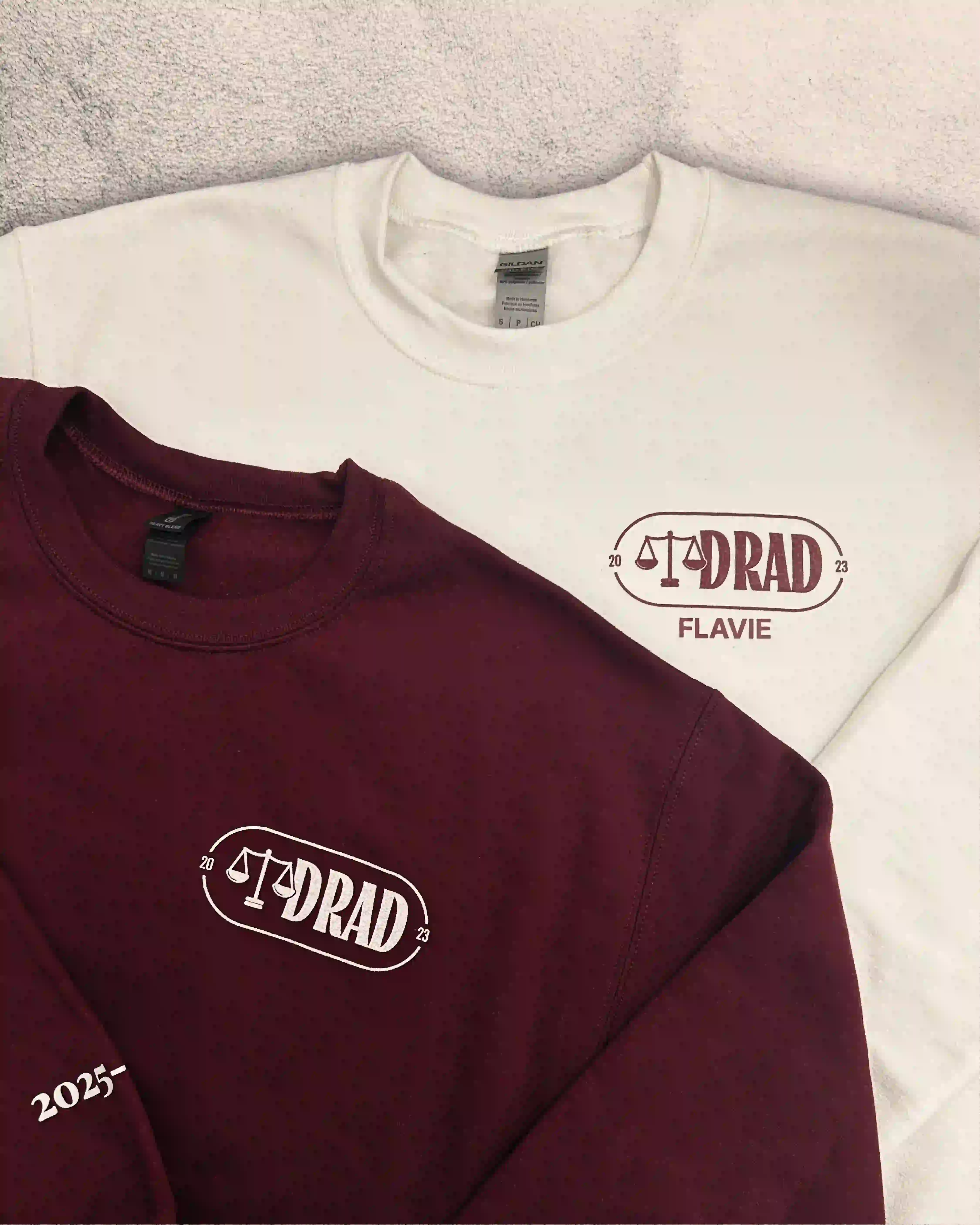 sweats blancs et bordeaux