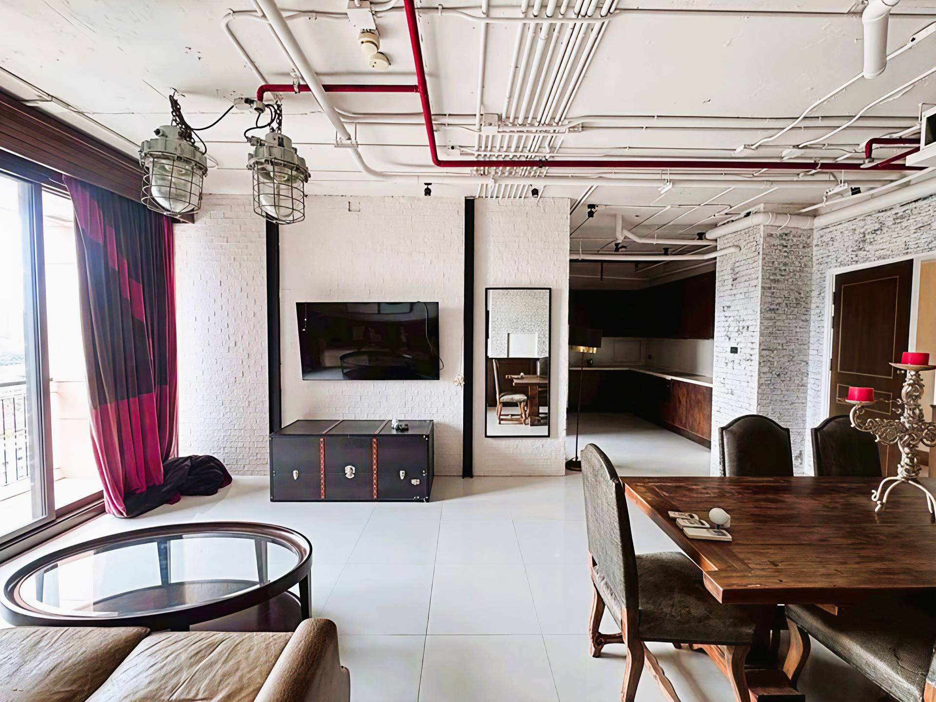 Aguston Sukhumvit 22 3 Bedroom Pet-Friendly Loft 1