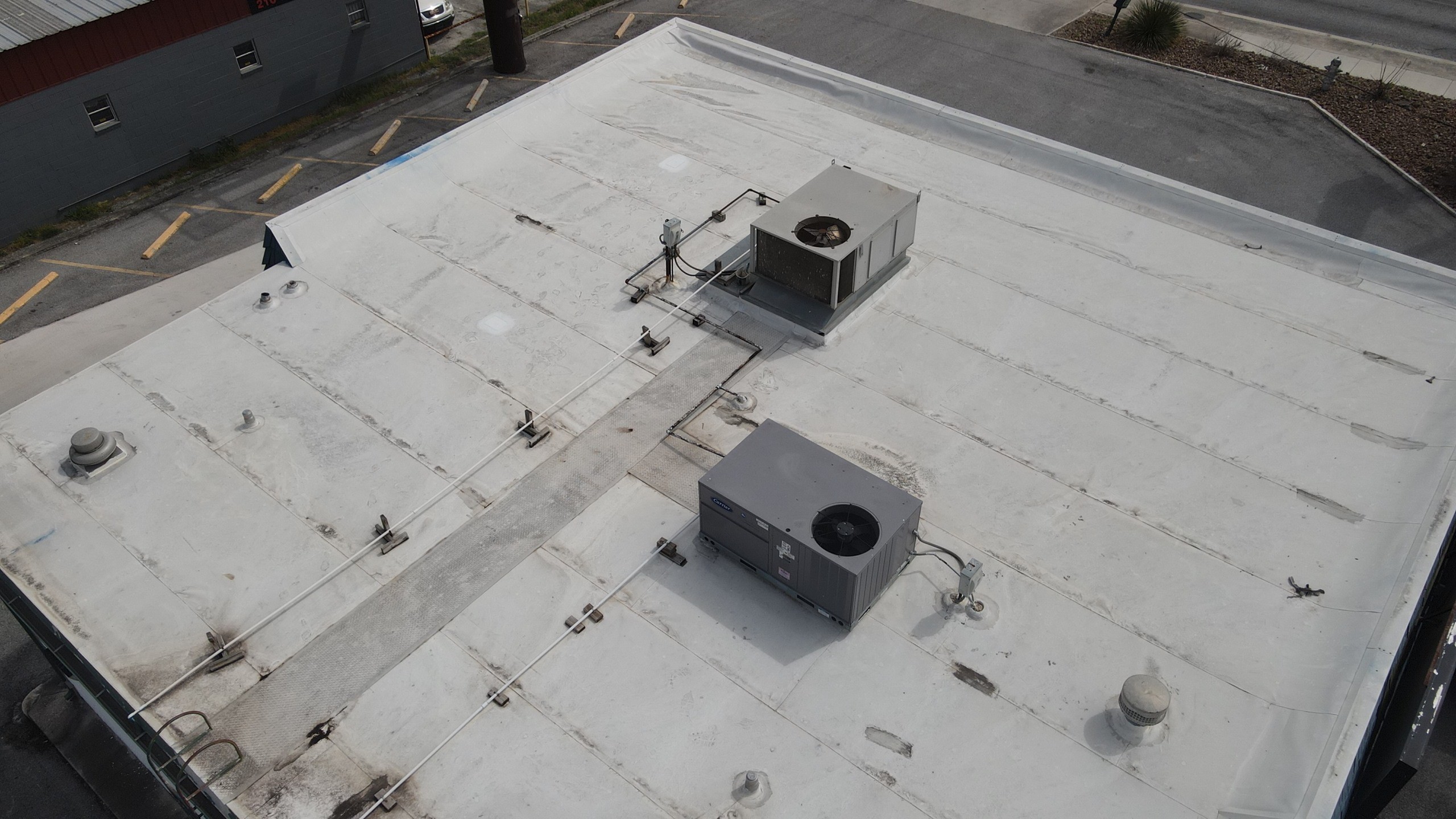 Completed TPO roof photographed by Barnes N’ Roofs in San Antonio.