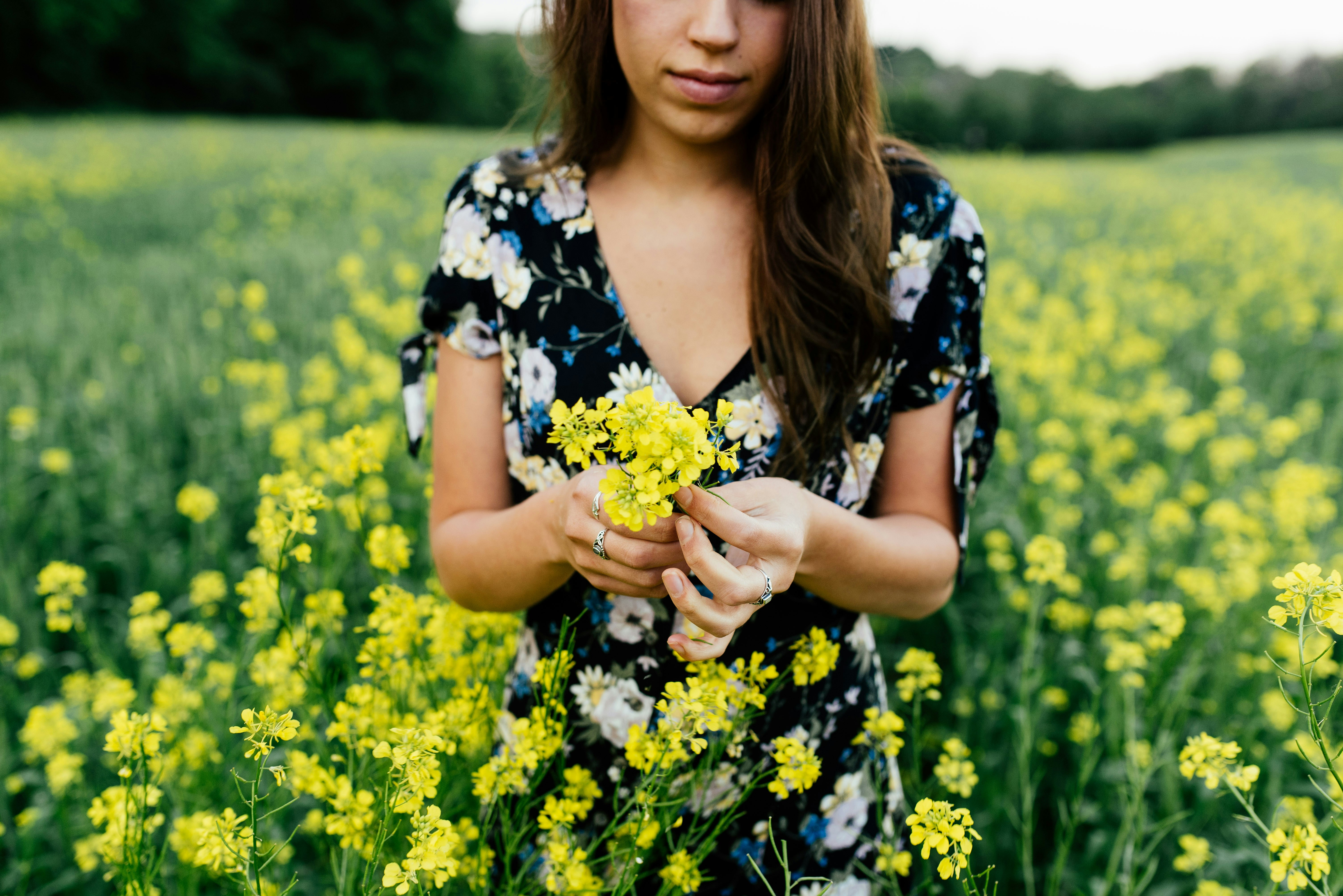 woman in a garden - Soft Summer Color Analysis