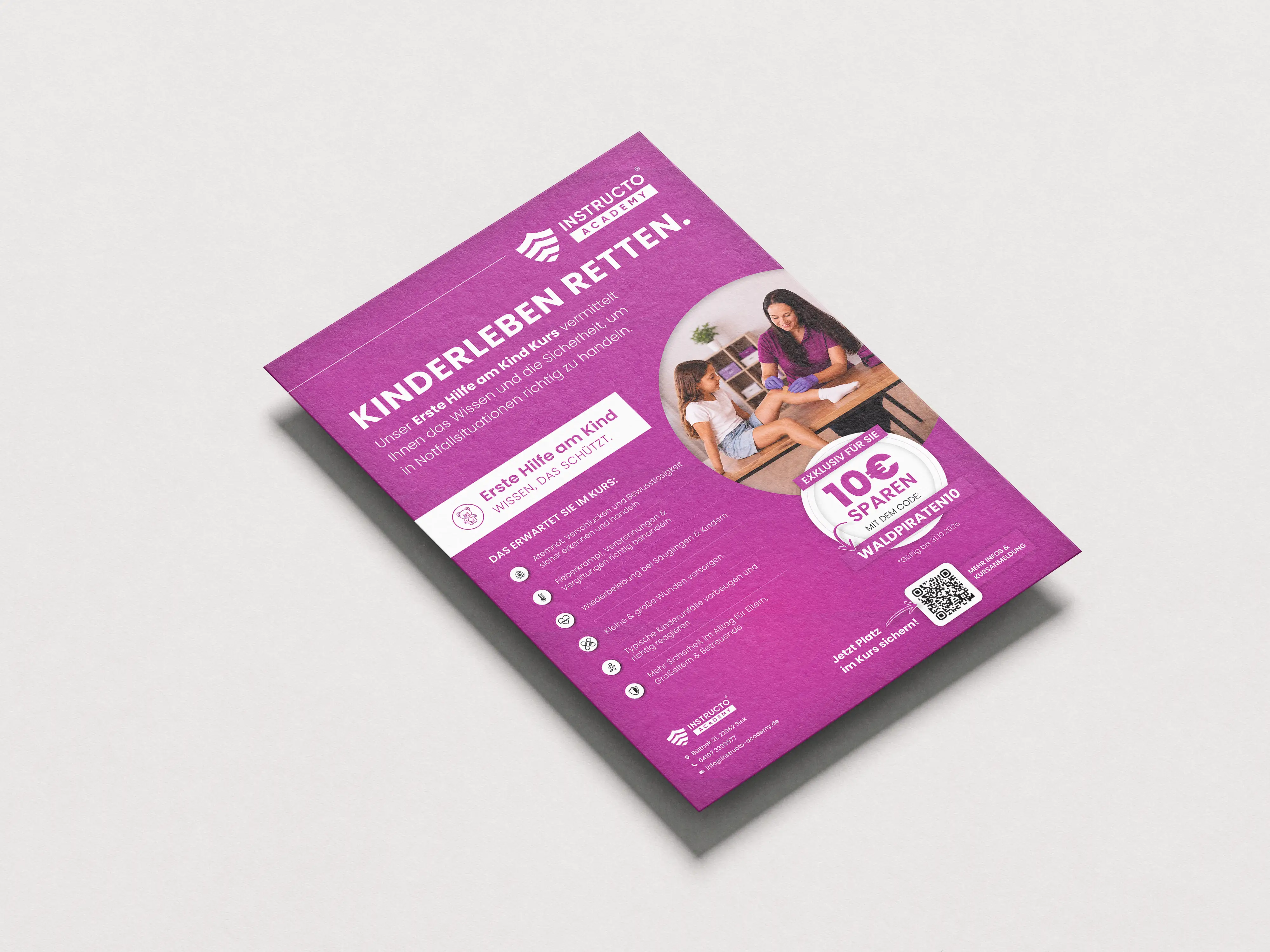 Flyer der Instructo Academy für den Kurs Erste Hilfe am Kind mit Rabattcode Waldpiraten10