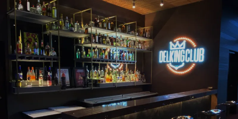 Bar del DelKing Club en Showcenter