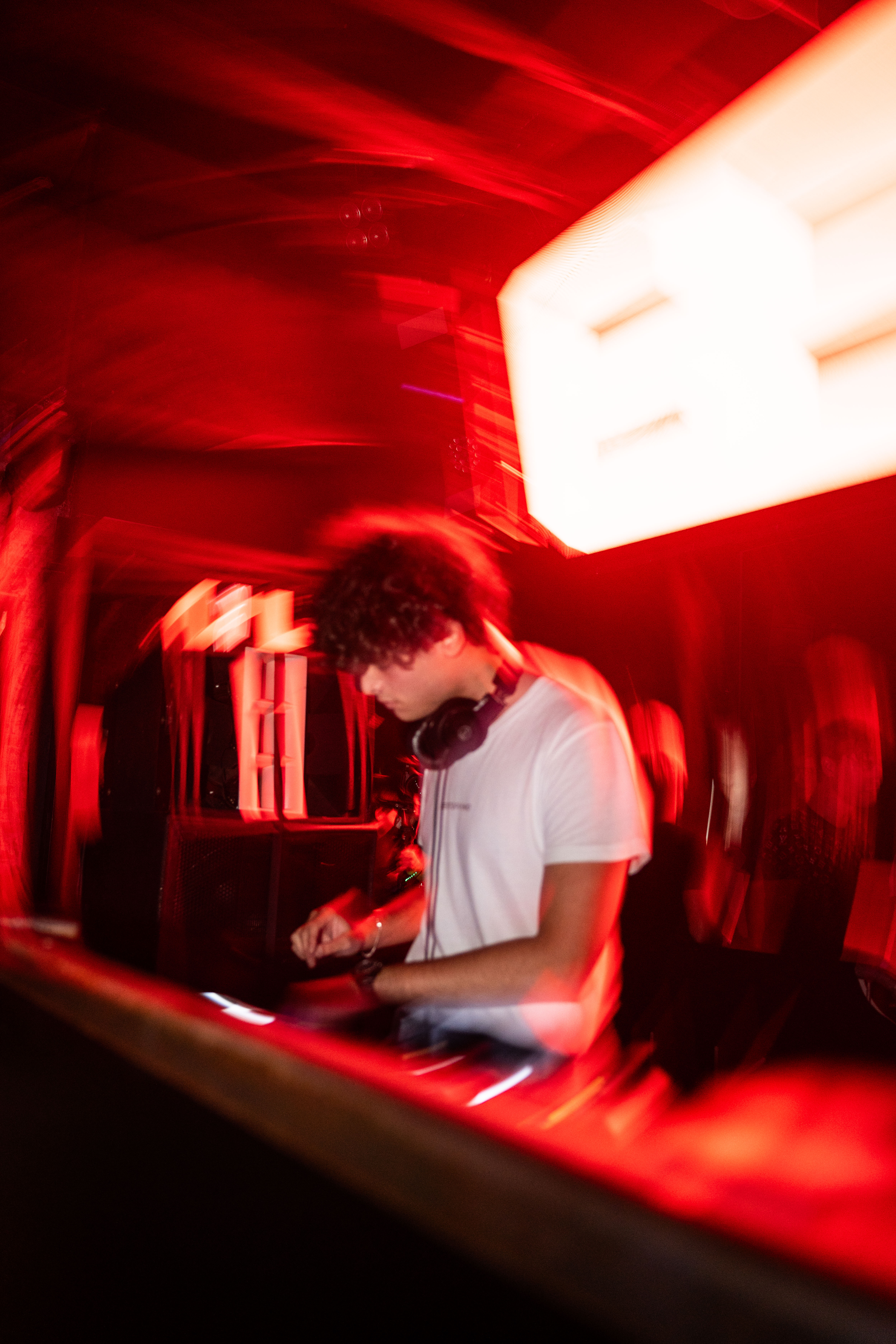 Digma Music: Arte & Performance  Nel cuore della musica elettronica Torino, Digma Music si distingue per la sua versatilità e per la capacità di coinvolgere il pubblico nei DJ set live Torino. Attraverso la collaborazione con Sestopiano Torino, l’artista ha portato nei nostri format una miscela equilibrata di ritmo, energia e ricerca sonora.  La sua presenza nei Sestopiano eventi contribuisce alla crescita della scena degli eventi Torino, mettendo in evidenza le potenzialità espressive di ogni DJ Torino e producer. Questa sezione è dedicata al profilo ufficiale di Digma Music, dove puoi esplorare lineup passate e future Events Turin.  Per tutte le novità segui Digma Music su Instagram e gli altri social ufficiali.