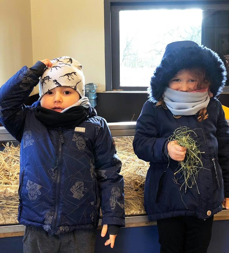 The babysitting kids of babysitter Adina