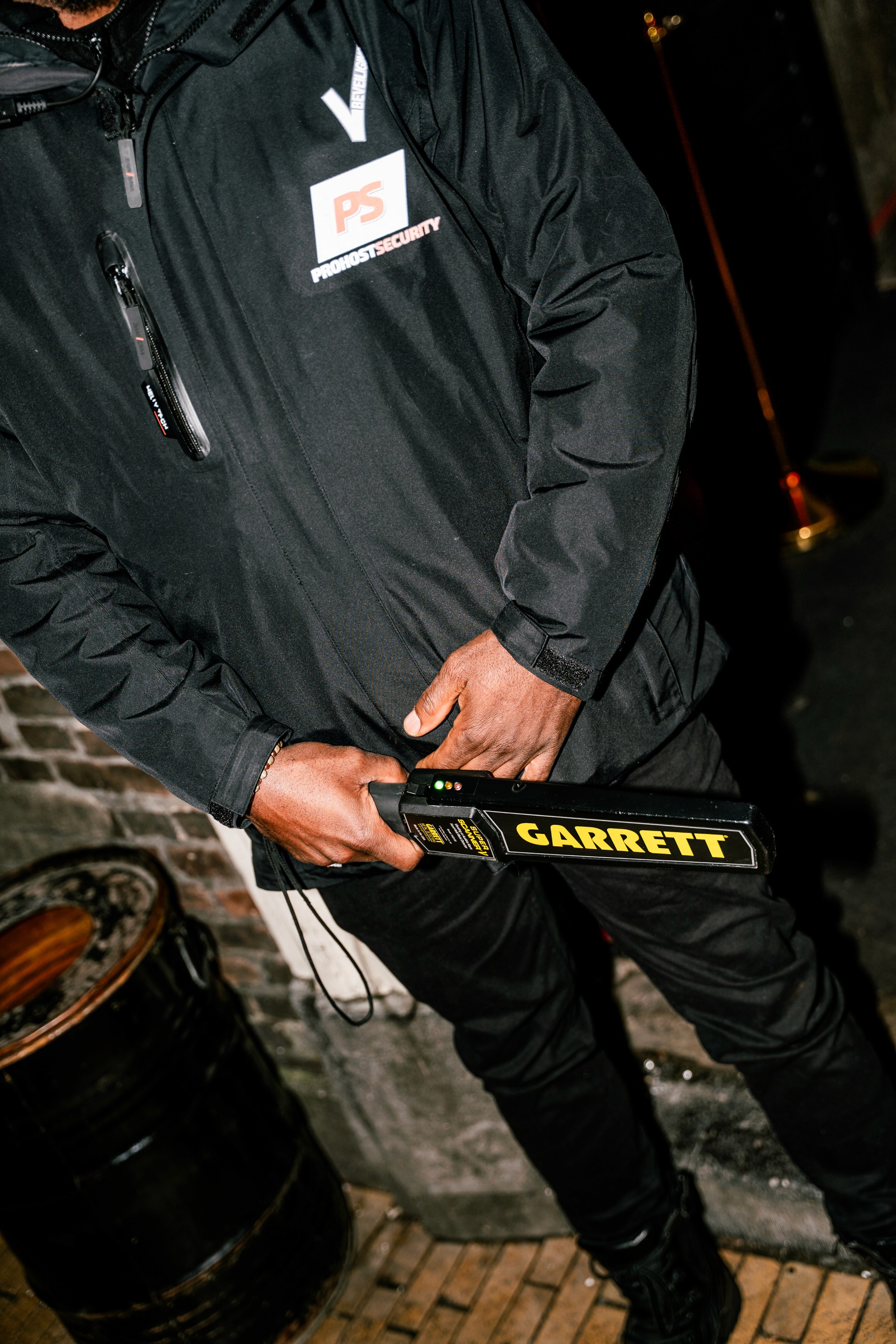 een anstronaut in de gang