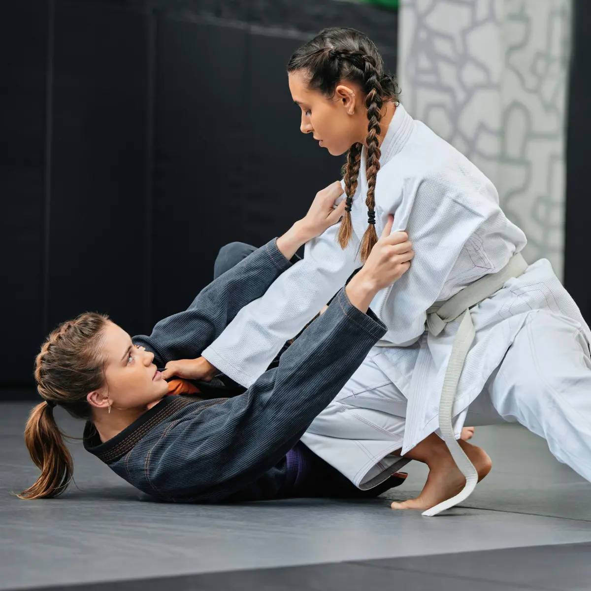 Muay Thai Kickboxing Logo