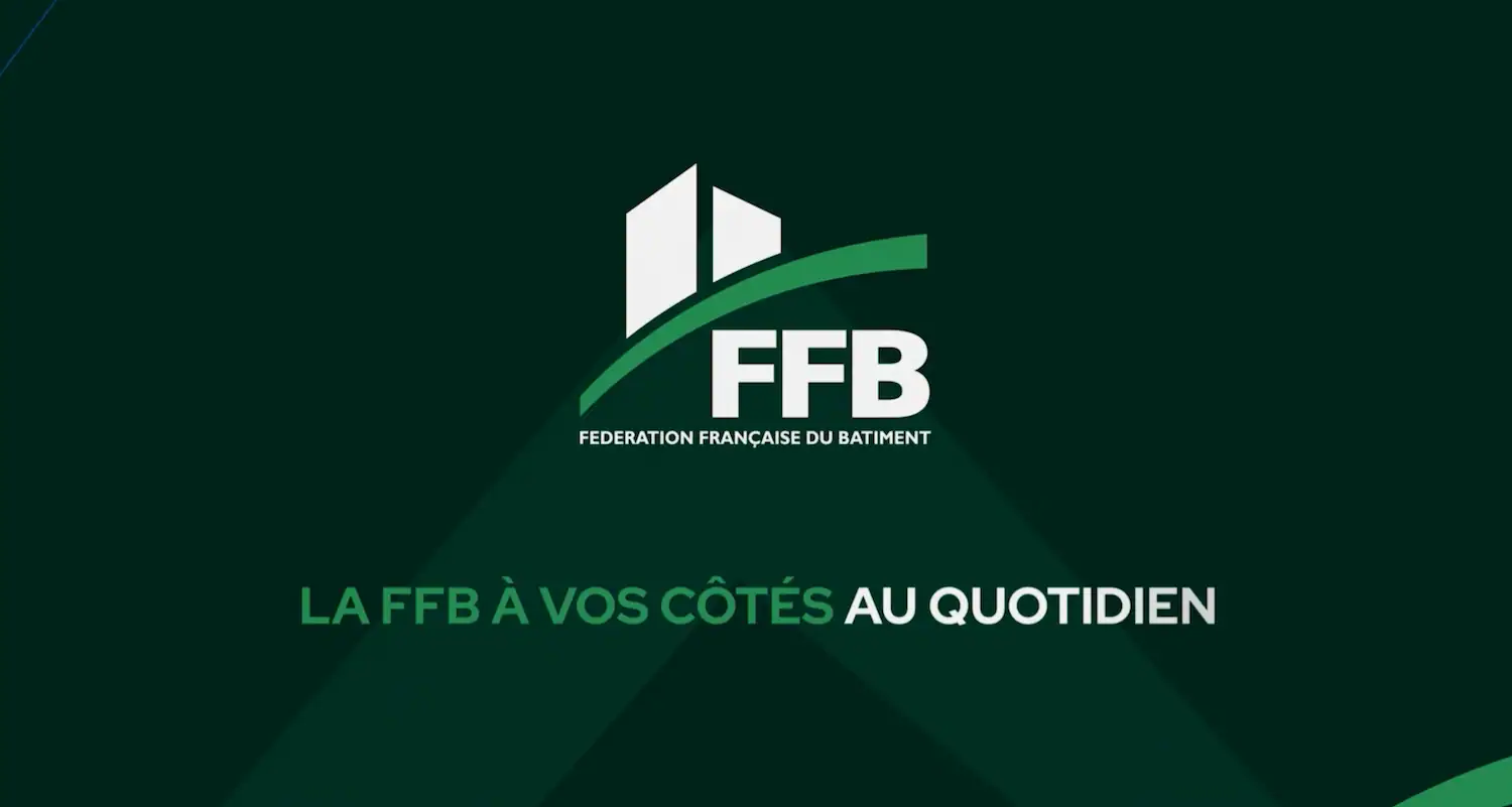 générique d'ouverture de la vidéo motion design FFB, avec le logo de la Fédération Française du Bâtiment centré sur fond vert foncé et la baseline animée "La FFB à vos côtés au quotidien