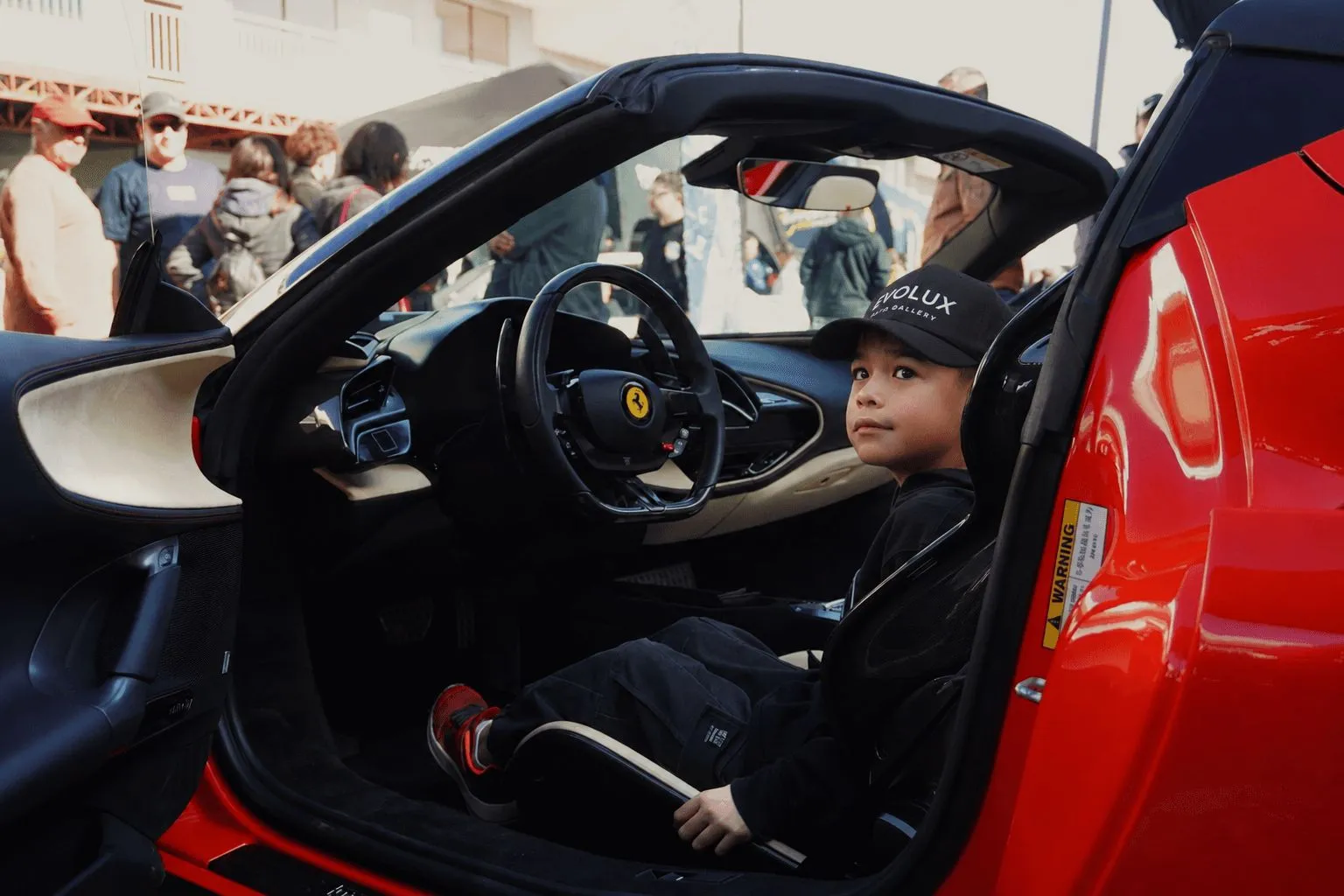 Foto detalle ferrari rojo