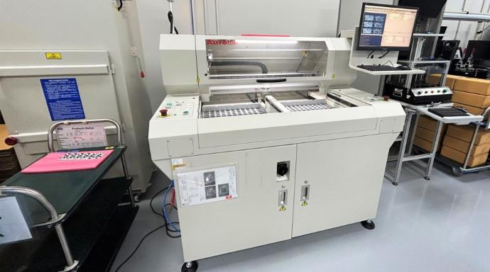Semi-auto PCBA cutting Machine by AUROTEK