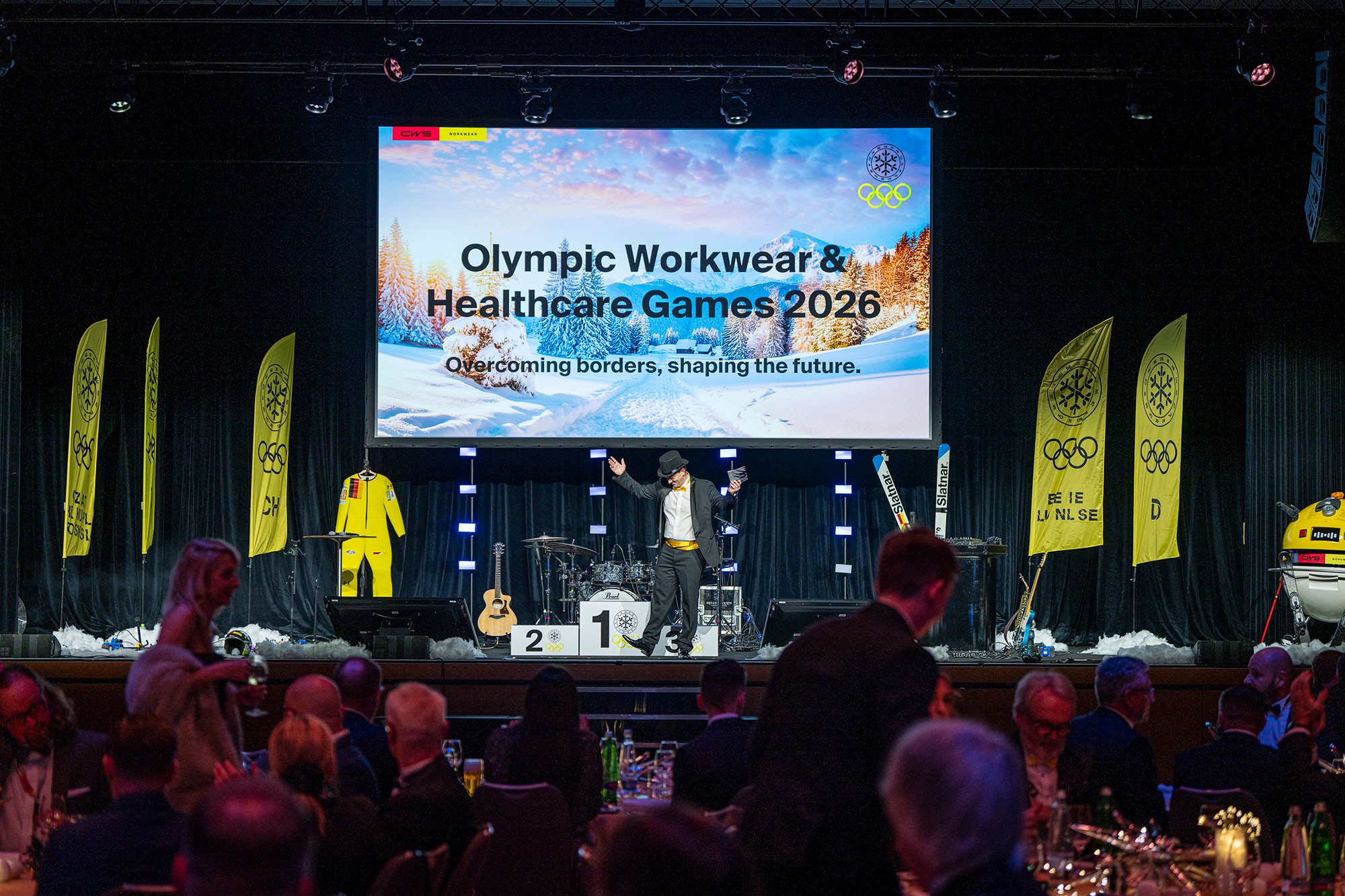 Evening programme kick-off during the CWS Workwear sales conference in Prague with live entertainment on stage.