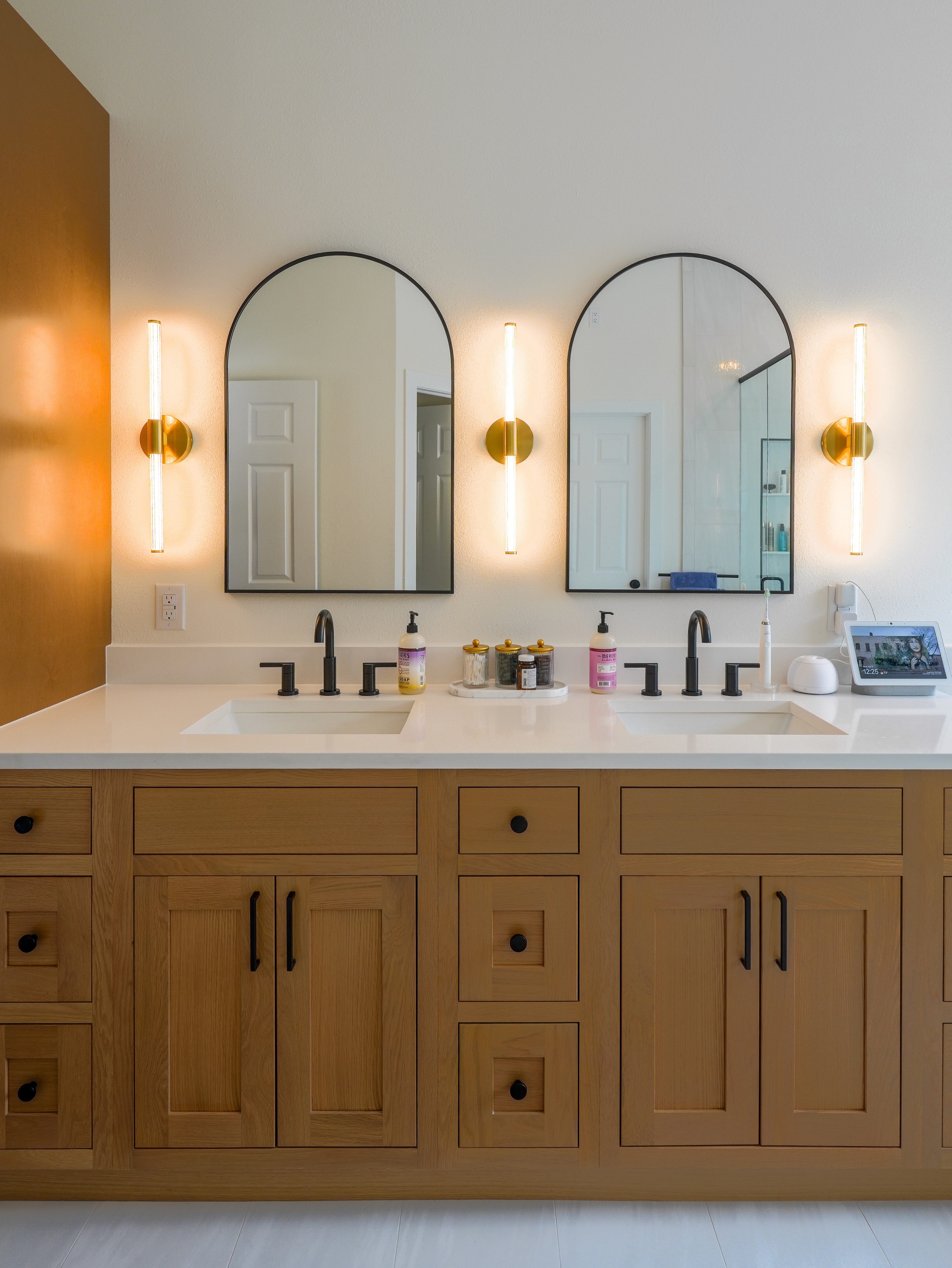 Walk in shower, shower glass, free standing tub