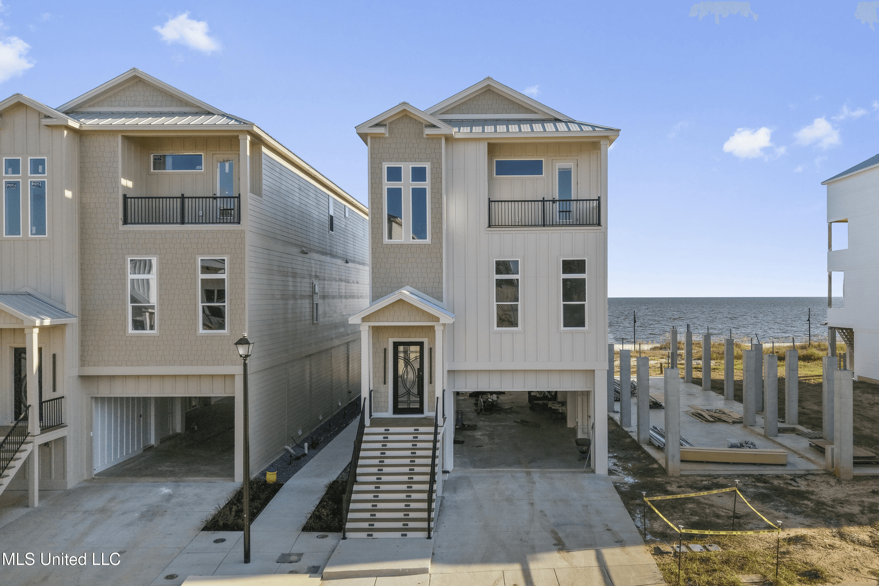 Waterfront Homes in Gulf Coast, MS