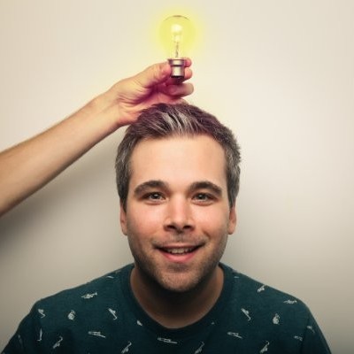 Picture of Oliver Meakings, founder of roastmylandingpage.com and senja.io