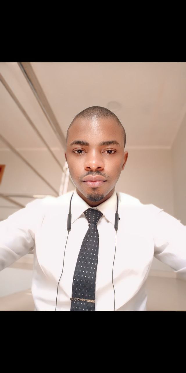 a person wearing a baseball cap