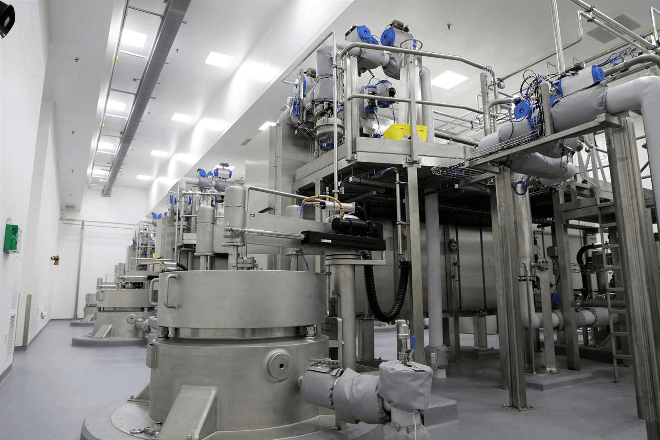 Industrial Supercritical CO₂ Extraction (SCFE) facility used for producing high-purity botanical extracts and oleoresins
