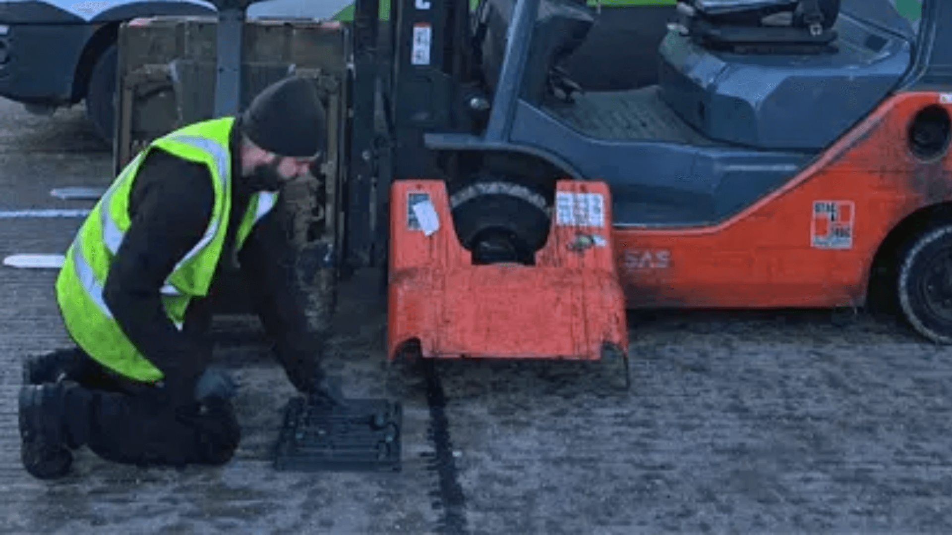 planned maintenance hydaulic check stacatruc