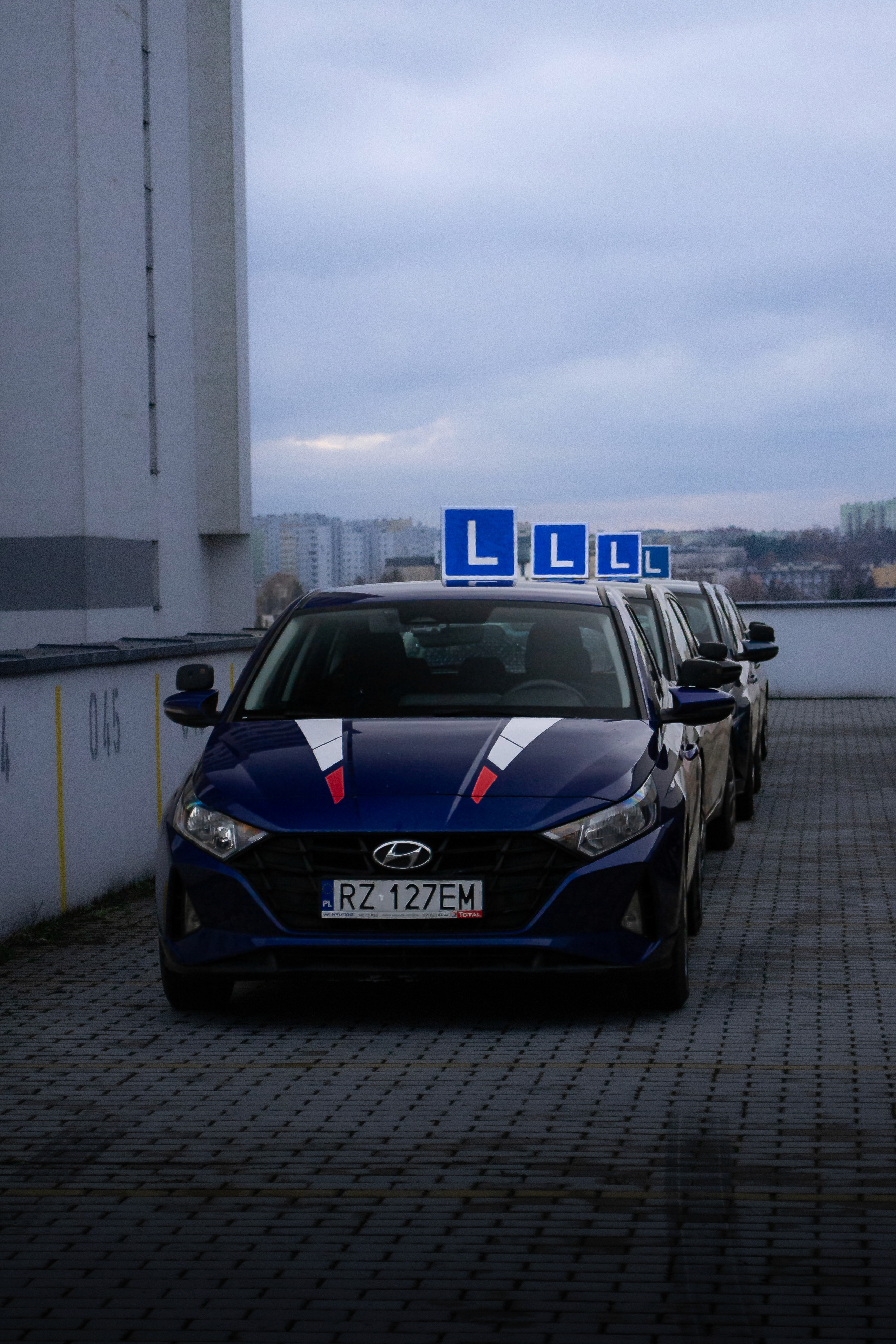 Samochody w szkole nauki jazdy OSK You Can Drive w Rzeszowie.