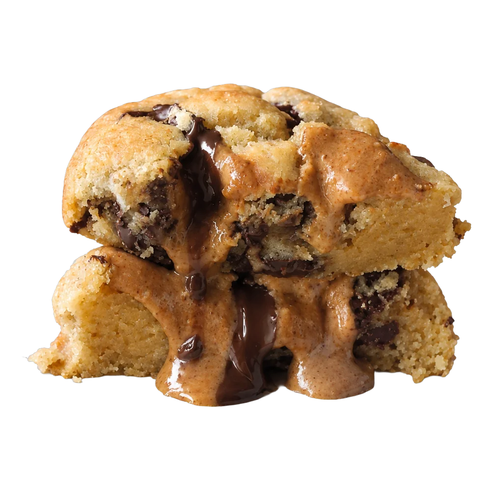 Cookie bio chocolat noir praliné aux amandes coupé en deux, cœur praliné | Cookie bio chocolat noir praliné amandes