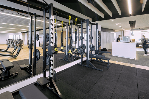 Moderne Trainingsgeräte im Körperwerk Fitnessstudio in Denkendorf