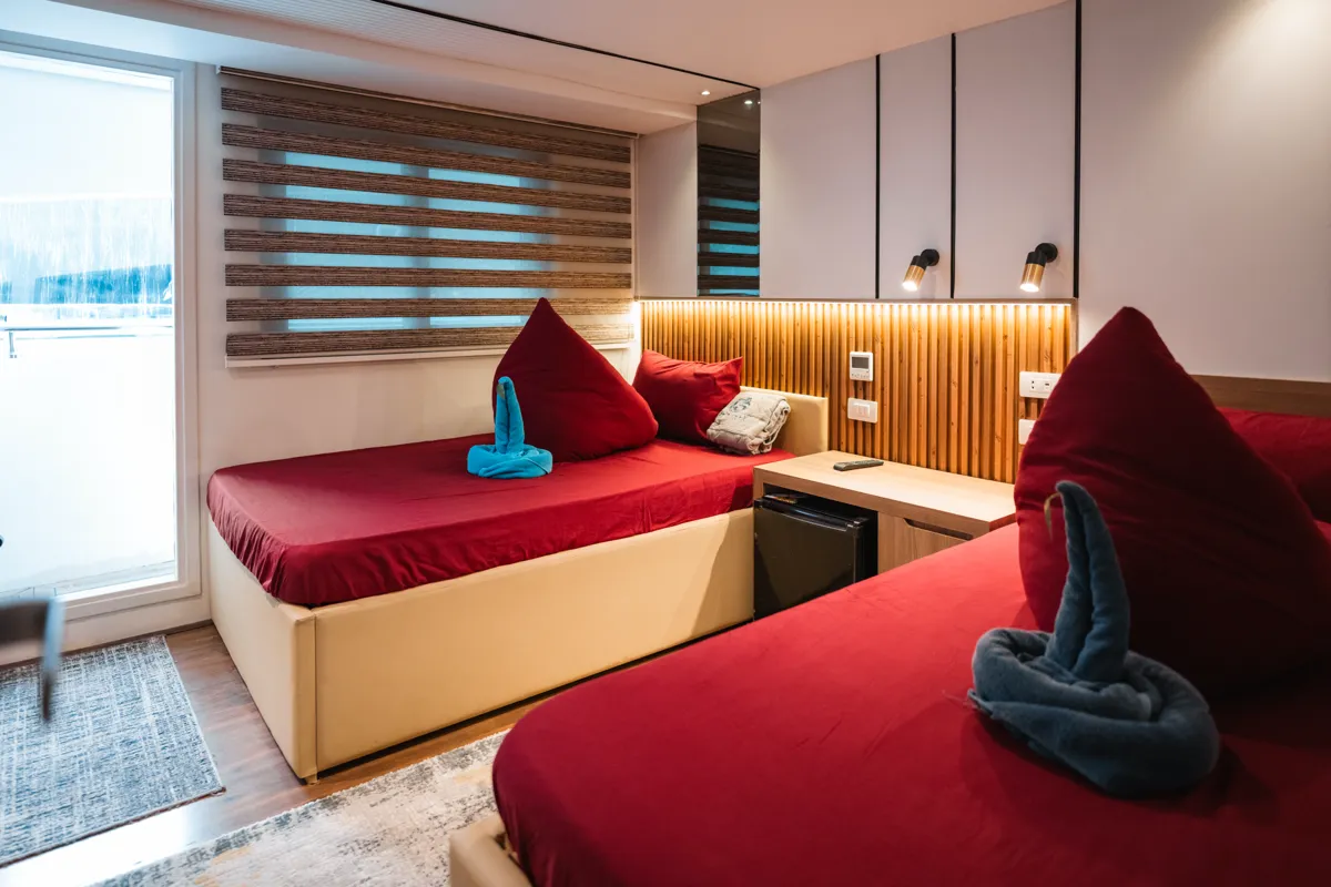 Double-bed cabin on Sea Fox