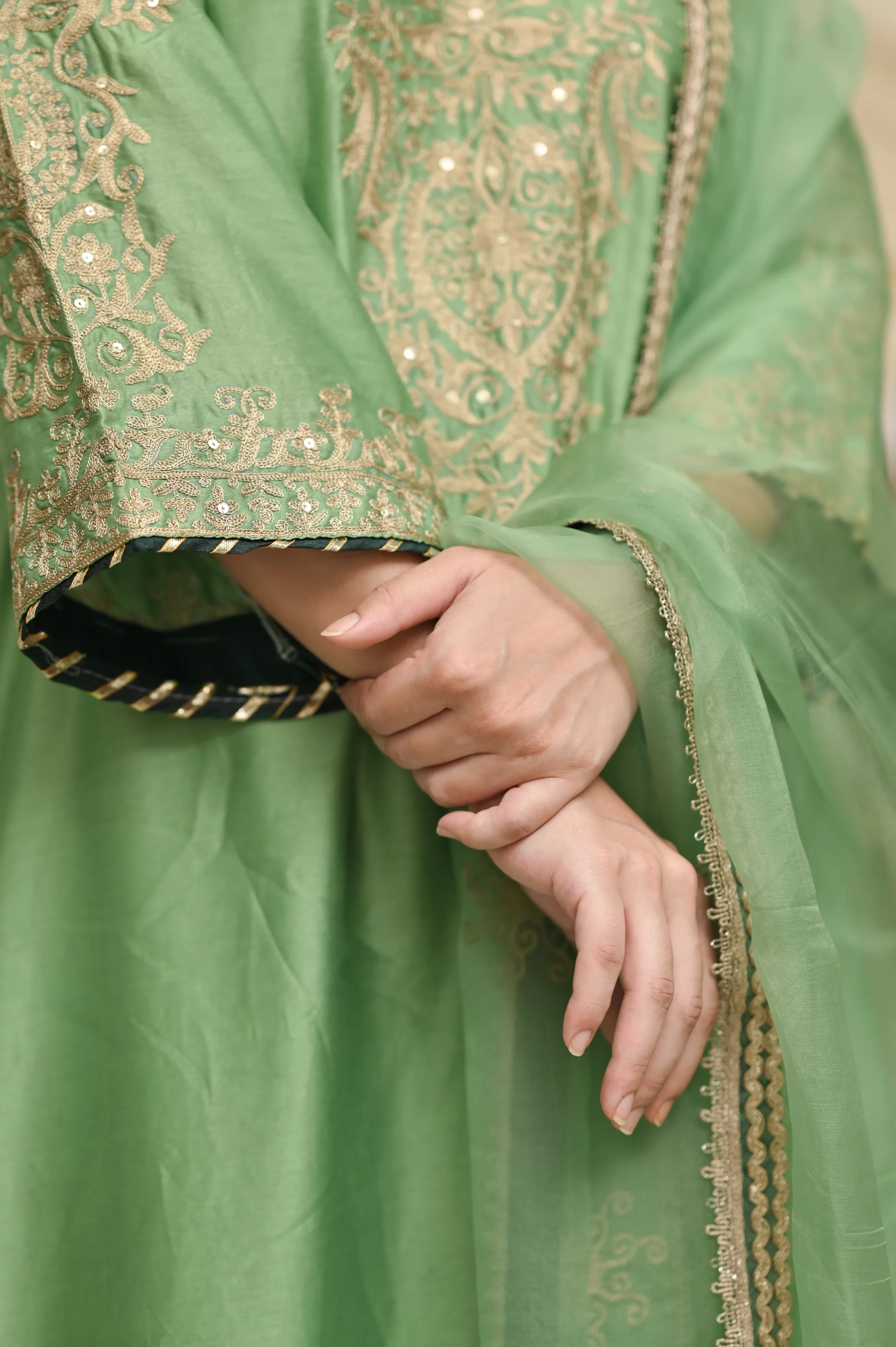 Elegant Green Embroidered Silk Suit 3