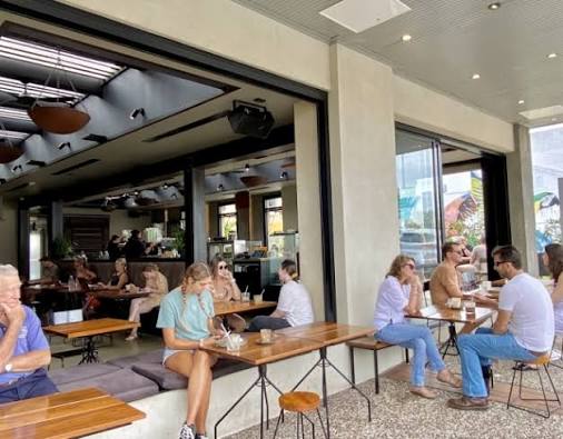 https://www.mustdogoldcoast.com/sites/mustdogoldcoast/files/styles/mdb_article_full/public/Barefoot%20Barista%20.jpeg?itok=o-WMgI70