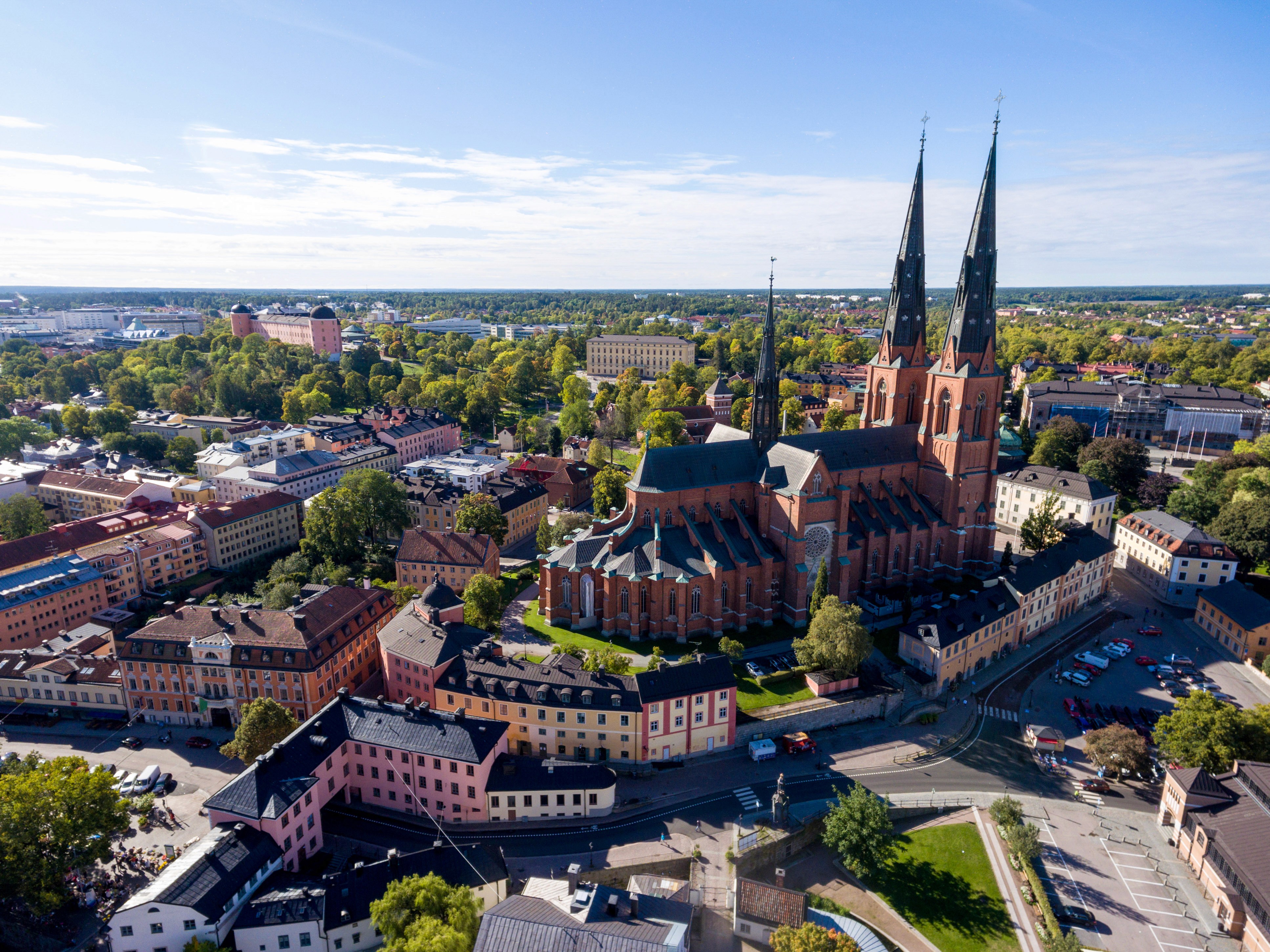 Flygbild på Uppsala och domkyrkan