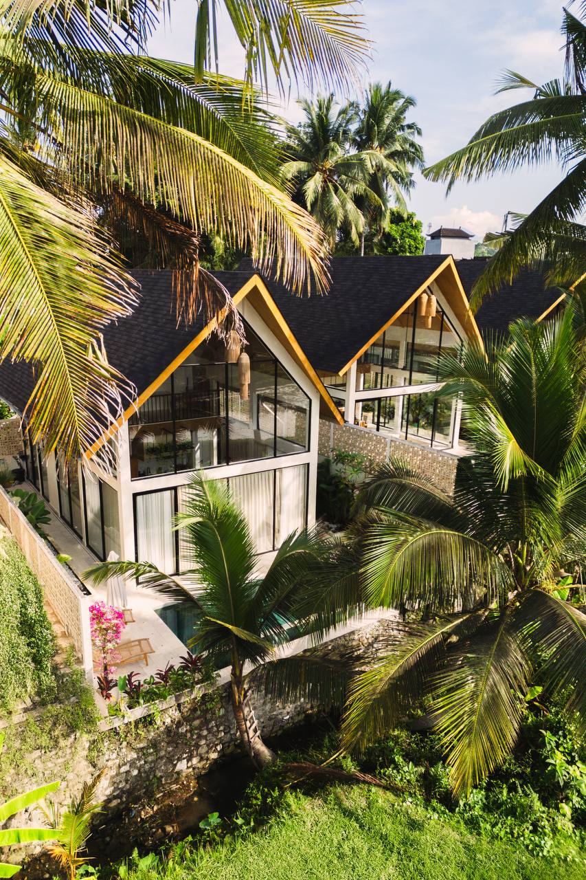 2-bedroom villa in Ubud with jungle and rice field views, offered on a freehold title