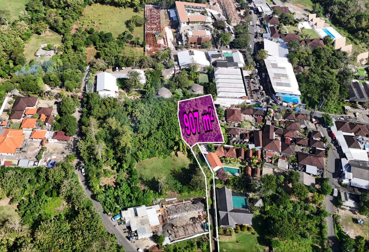 907 m² land plot in Bingin, Freehold