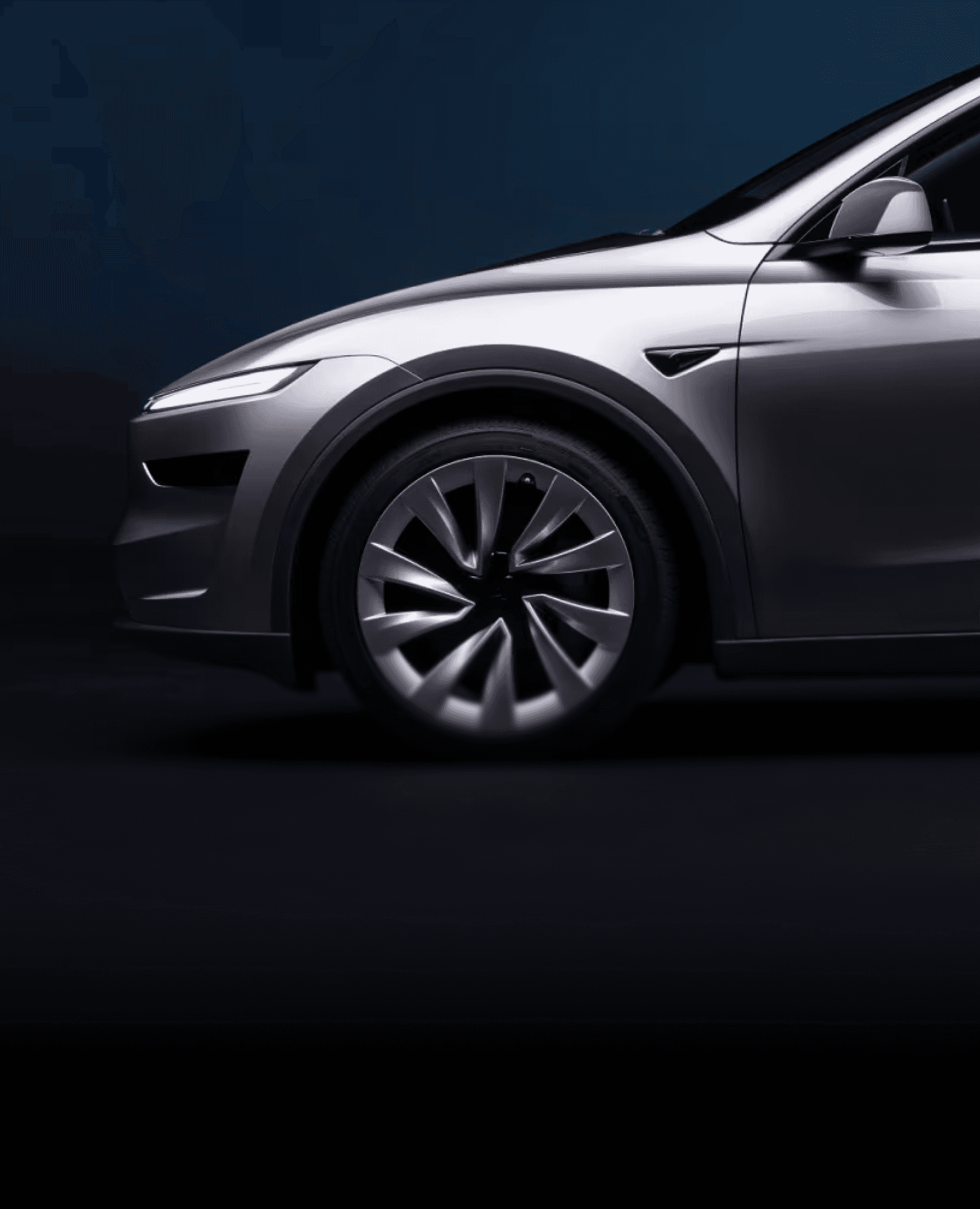 Suspension, wheels and tyres are engineered together with advanced sound insulation to deliver a smooth, whisper-quiet drive.