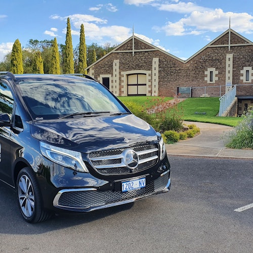 Coonawarra 體驗梅賽德斯-奔馳 V-class 旅遊車