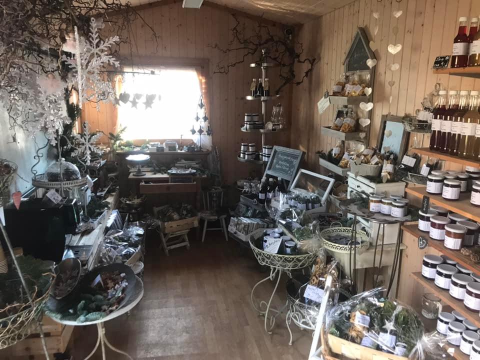 Hofladen mit regionalen Produkten und handgemachten Spezialitäten