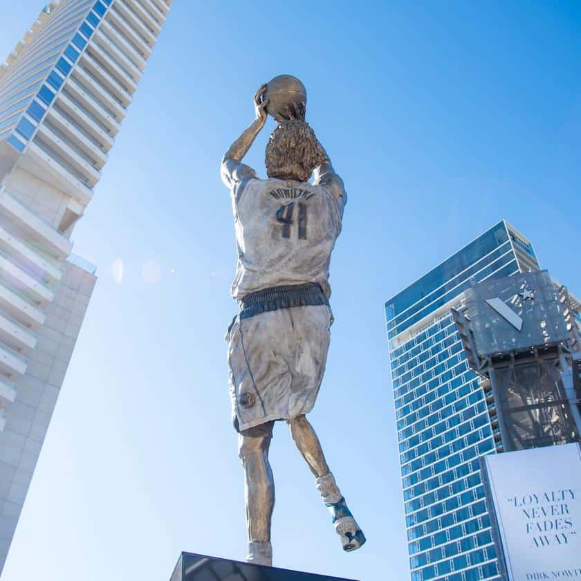 Mark Cuban and Dirk Nowitzki at the statue unveiling