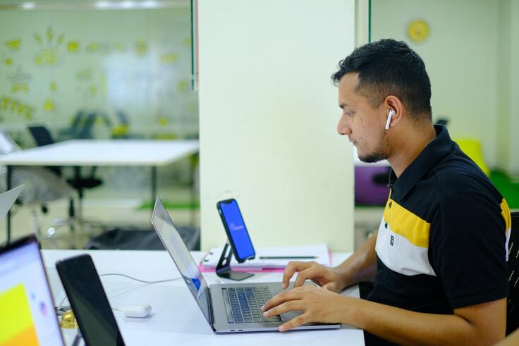 How do you start a business proposal?