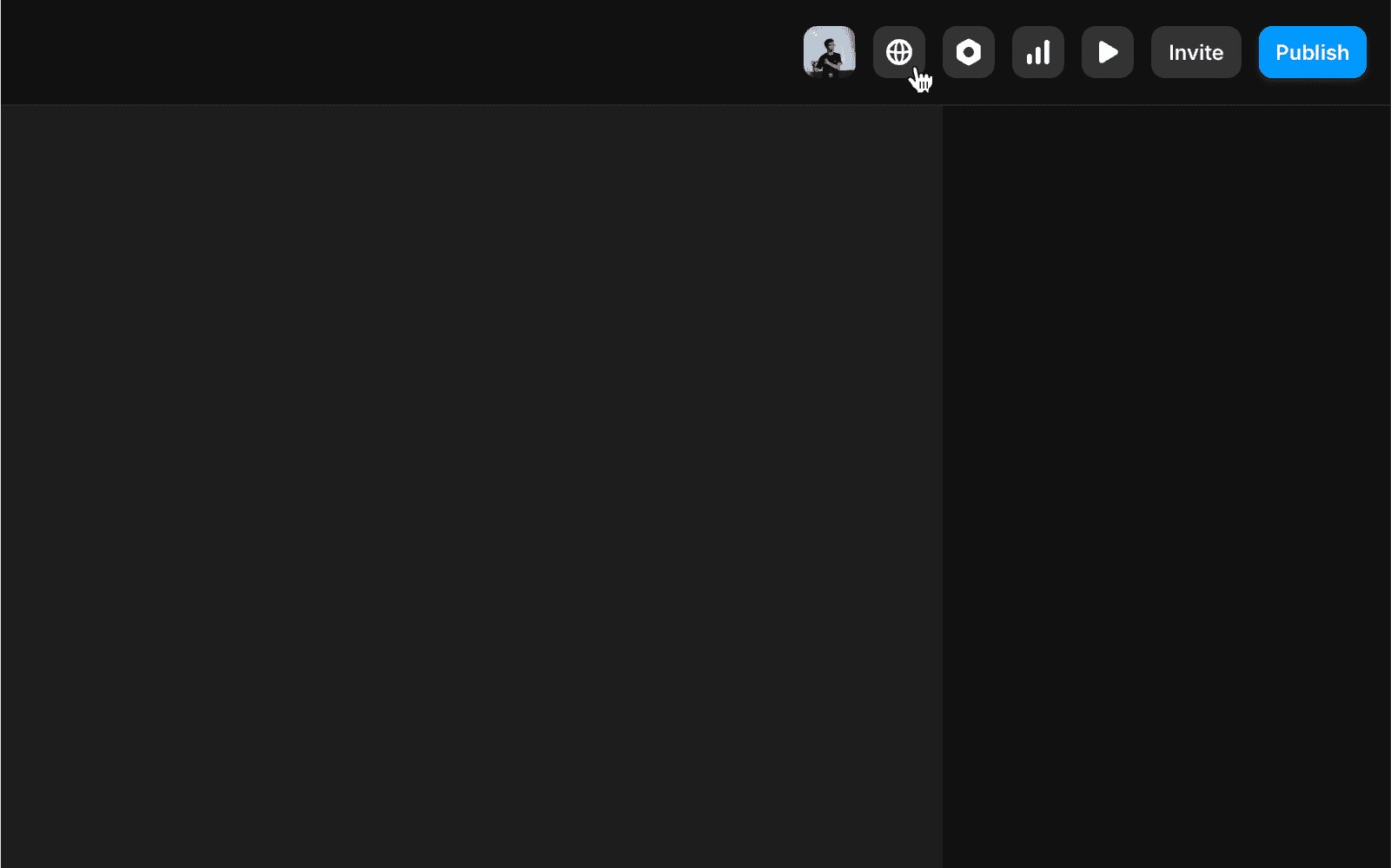 Framer 编辑器工具栏，其中本地化地球图标被高亮显示，周围包括个人资料头像、插件、分析、预览、邀请和发布按钮。鼠标悬停在地球图标上，表示点击此处可访问本地化功能。