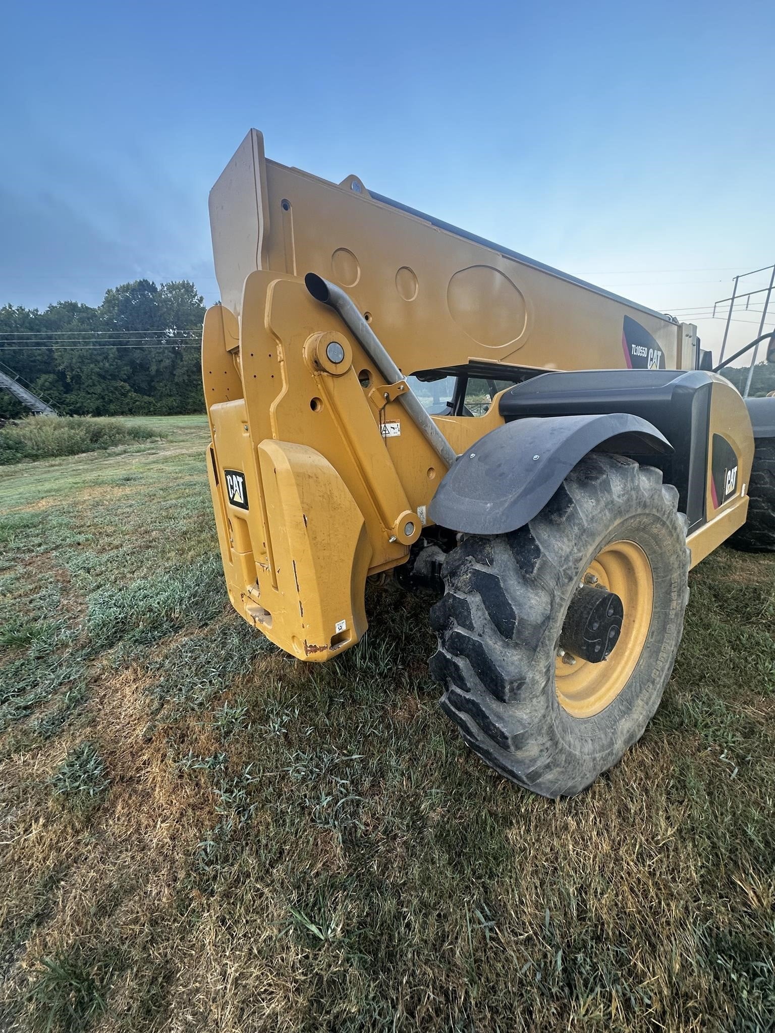 2019 CATERPILLAR TL1055D