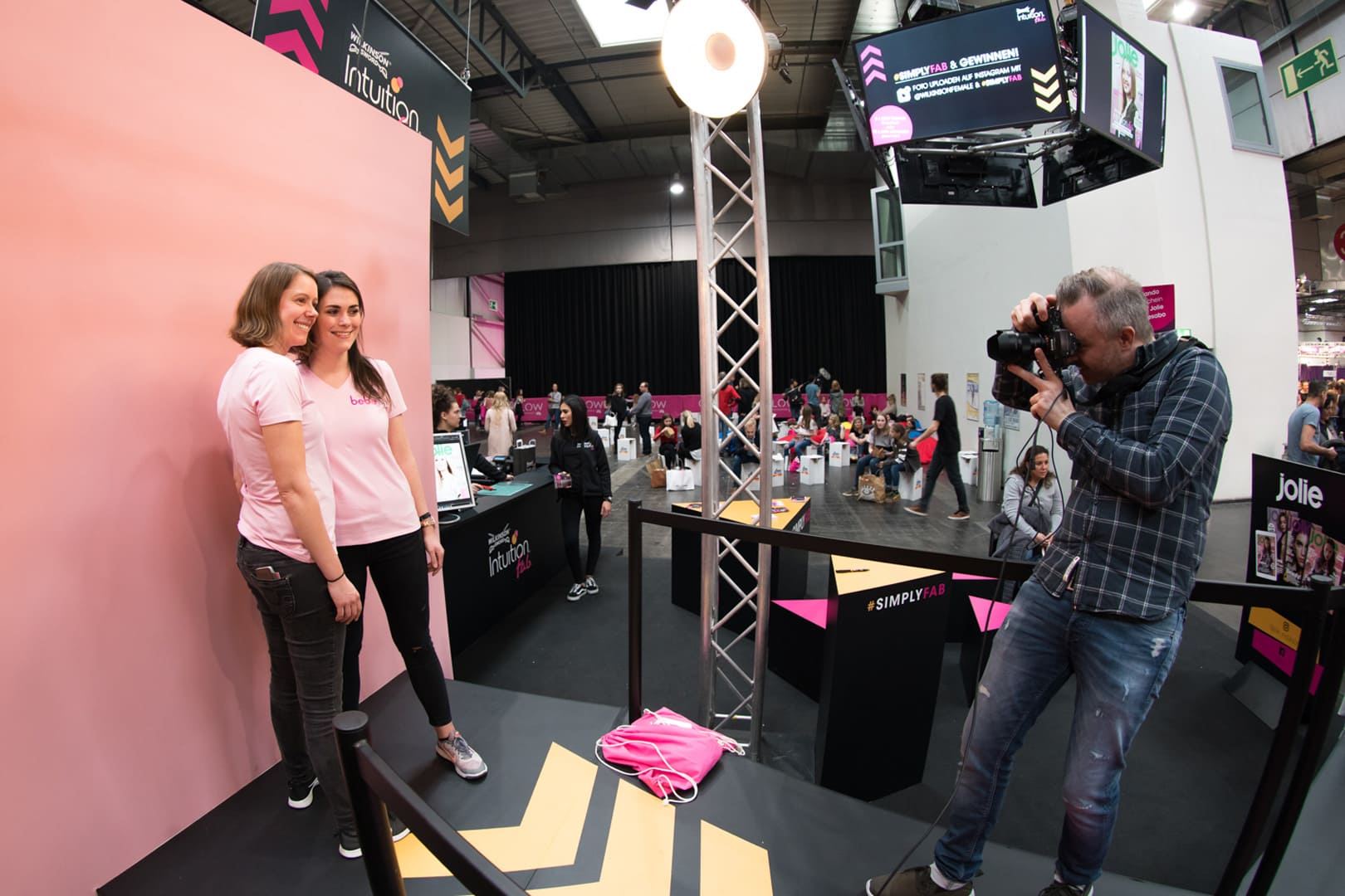 Fotobox CUBE: Cover-Shooting als Highlight auf dem Messestand