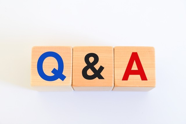 Q&Aと書かれたブロック
