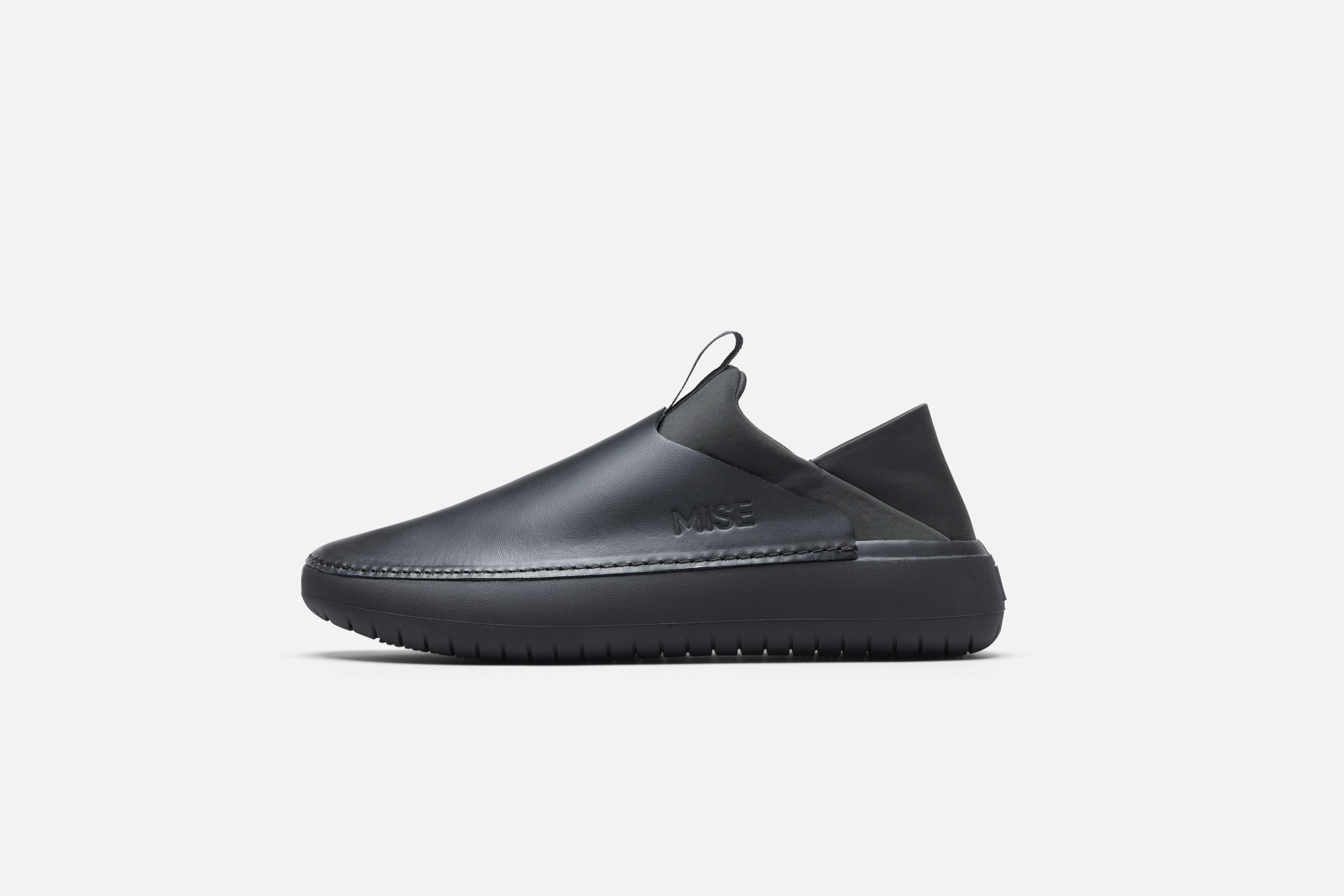 The Relaxed 2 MISE kitchen shoe in black lateral view
